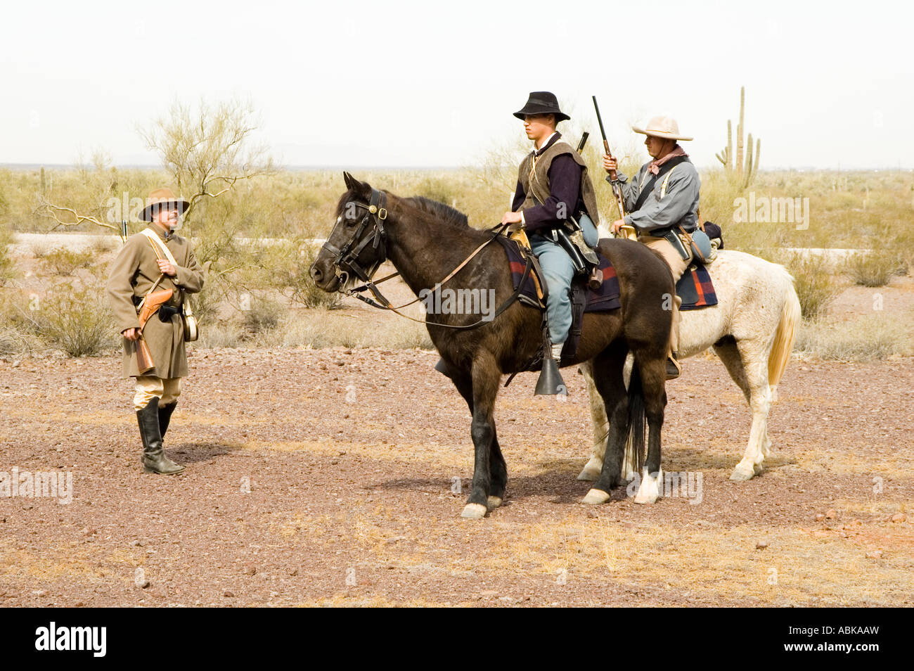 La guerra civile re-enactors preparando per la rievocazione storica della Battaglia di Valverde Picacho Peak stato parco Arizona Foto Stock