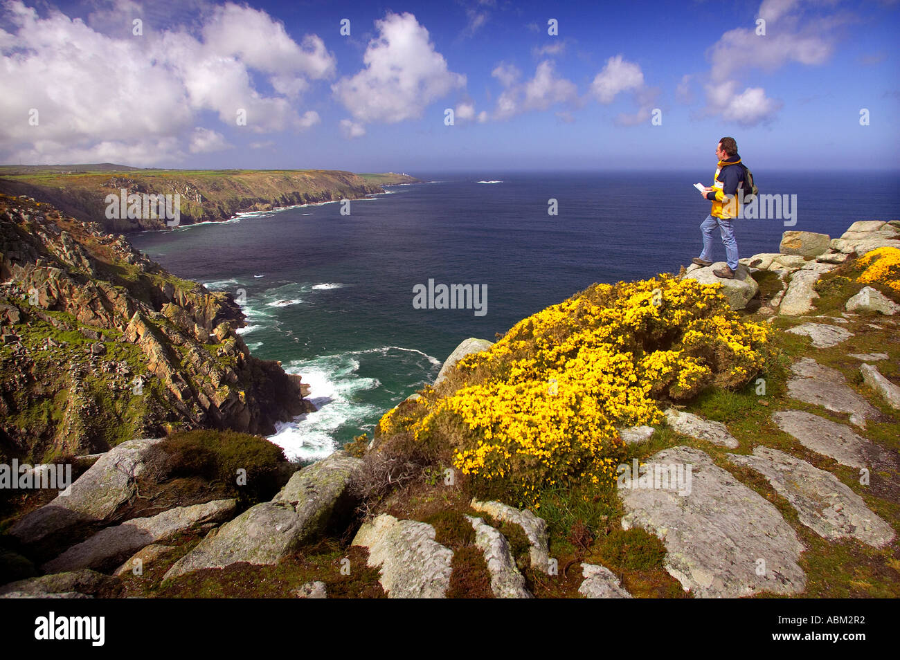 La vista dal castello di Bosigran verso Pendeen Watch, North Cornwall Foto Stock