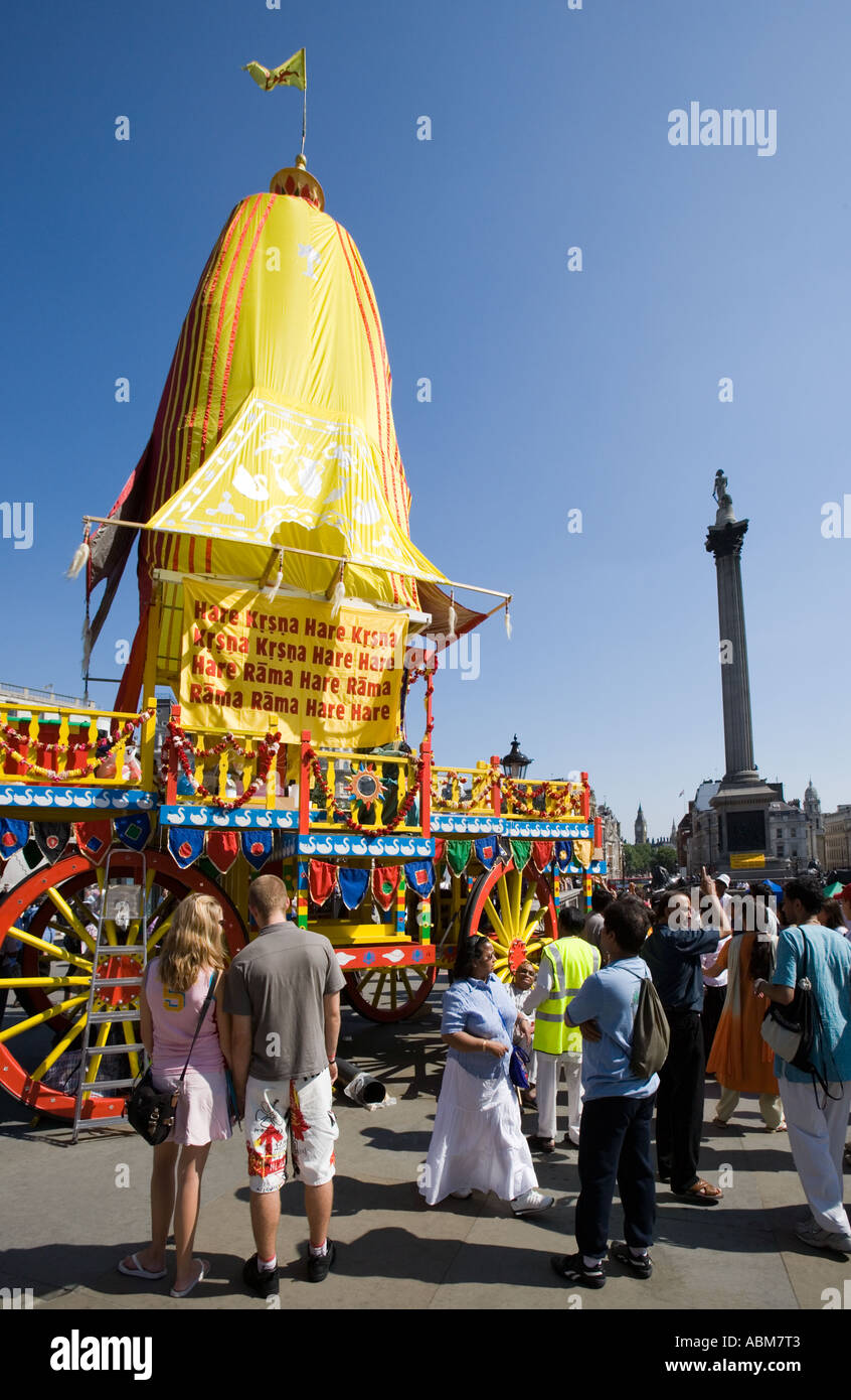 "Hare Krishna' celebrazioni in 'Trafalgar Square". "Nelson Colonna dell' Foto Stock