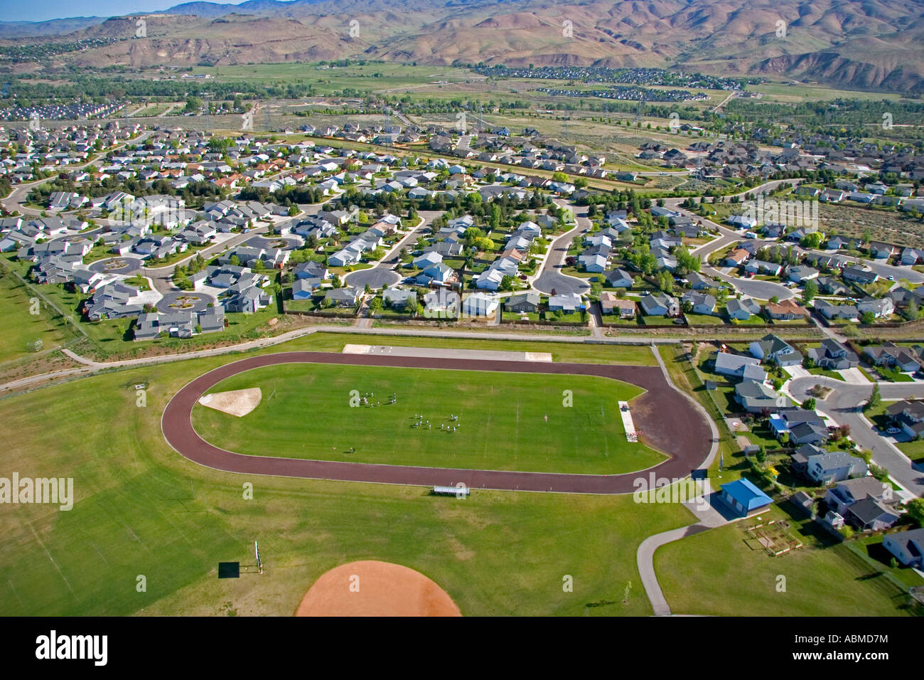 Vista aerea del campo di atletica e pista di Les Bois Junior High School a Boise Idaho Foto Stock
