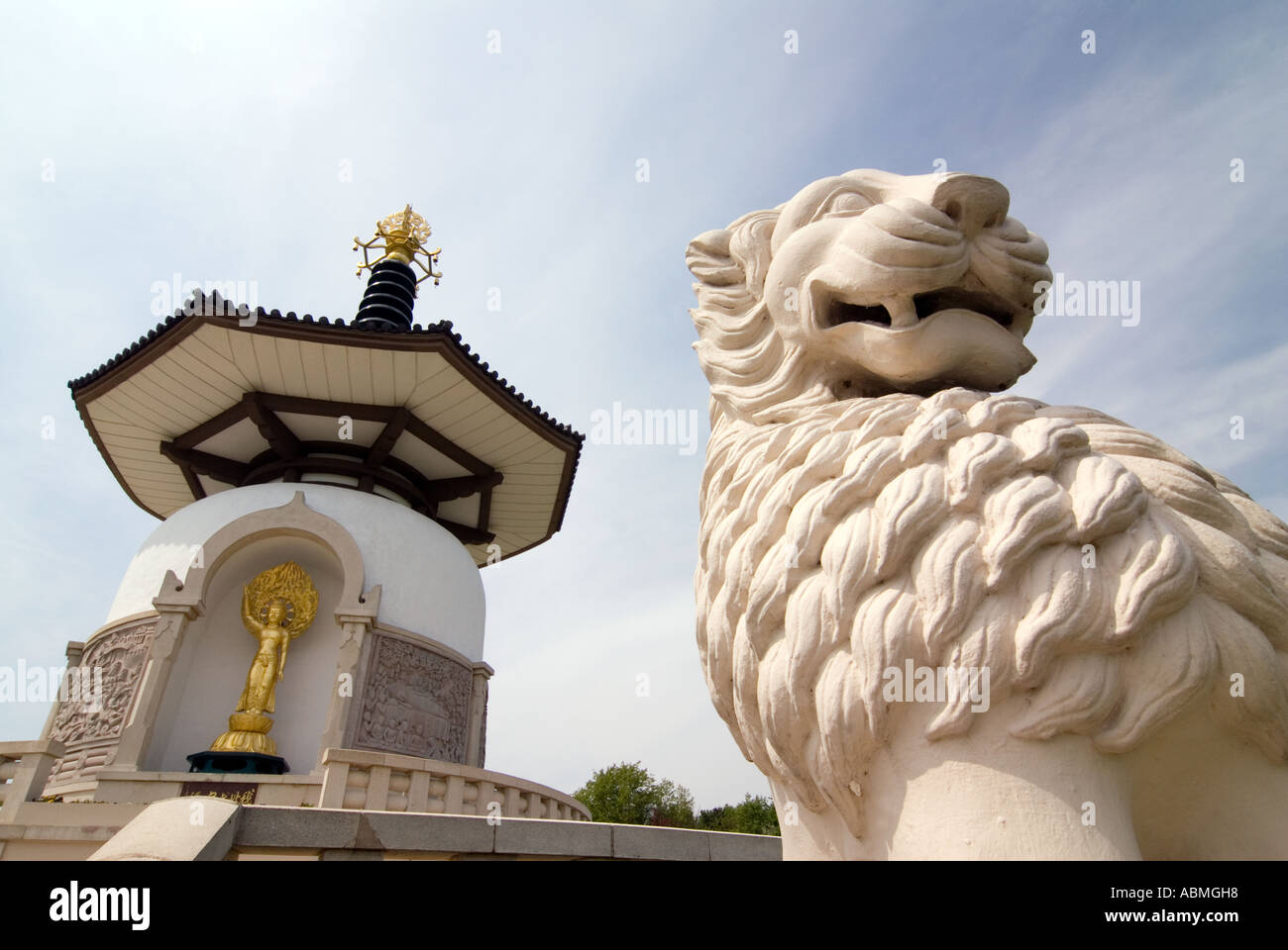 Buddista Giapponese Pagoda della Pace Nippon Myohoji Milton Keynes Inghilterra Gran Bretagna città di Milton Keynes Foto Stock