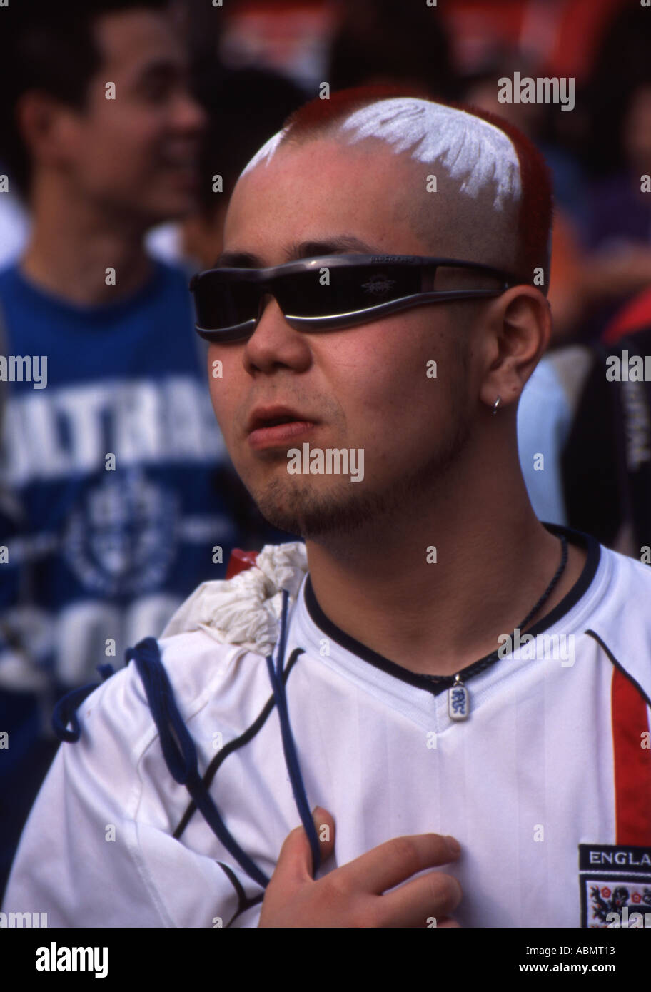 Giapponese Inghilterra sostenitore del calcio presso il FIFA 2002 Coppa del Mondo di Calcio Sapporo Giappone Foto Stock