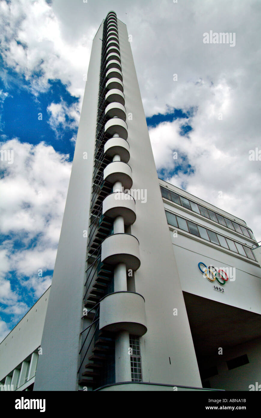 Torre dello stadio di Helsinki construckted dall'architetto Alvar Aalto Foto Stock