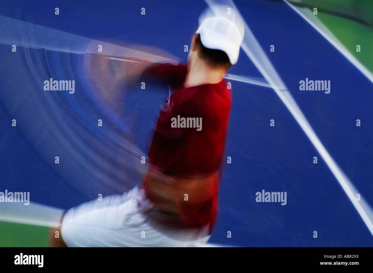 La superstar di tennis Andy Roddick pratiche al 2003 Indian Wells Pacific Life Open Tennis Tournament Foto Stock