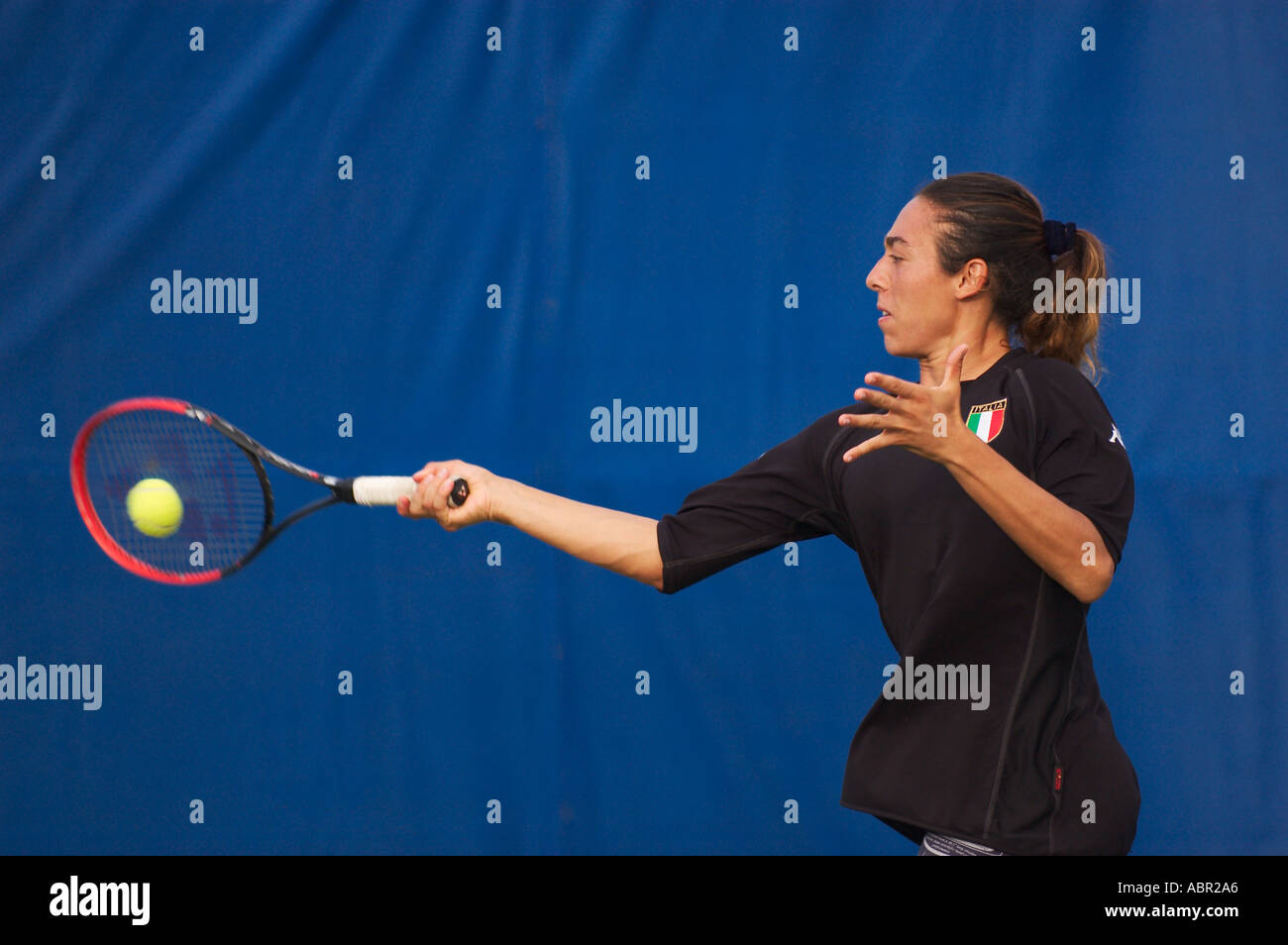 Italiano di tennis WTA professional Francesca Schiavone pratiche presso il 2003 Acura Classic presso la costa della California Foto Stock