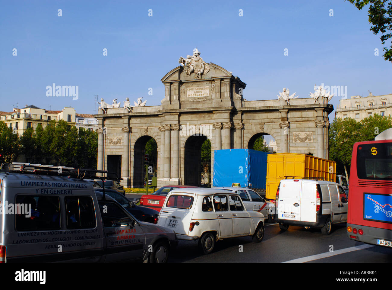 Puerta de Alcala Plaza de Indendencia Madrid Foto Stock