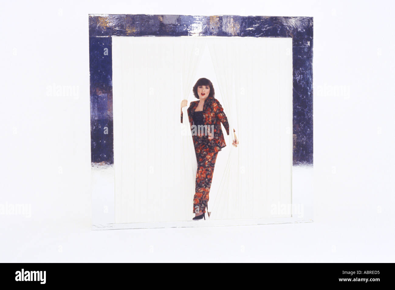 Dana Scallon cantante irlandese attrice MEP durante la registrazione del video musicale per la sua canzone "qualcosa la cucina in cucina" PER0081 Foto Stock