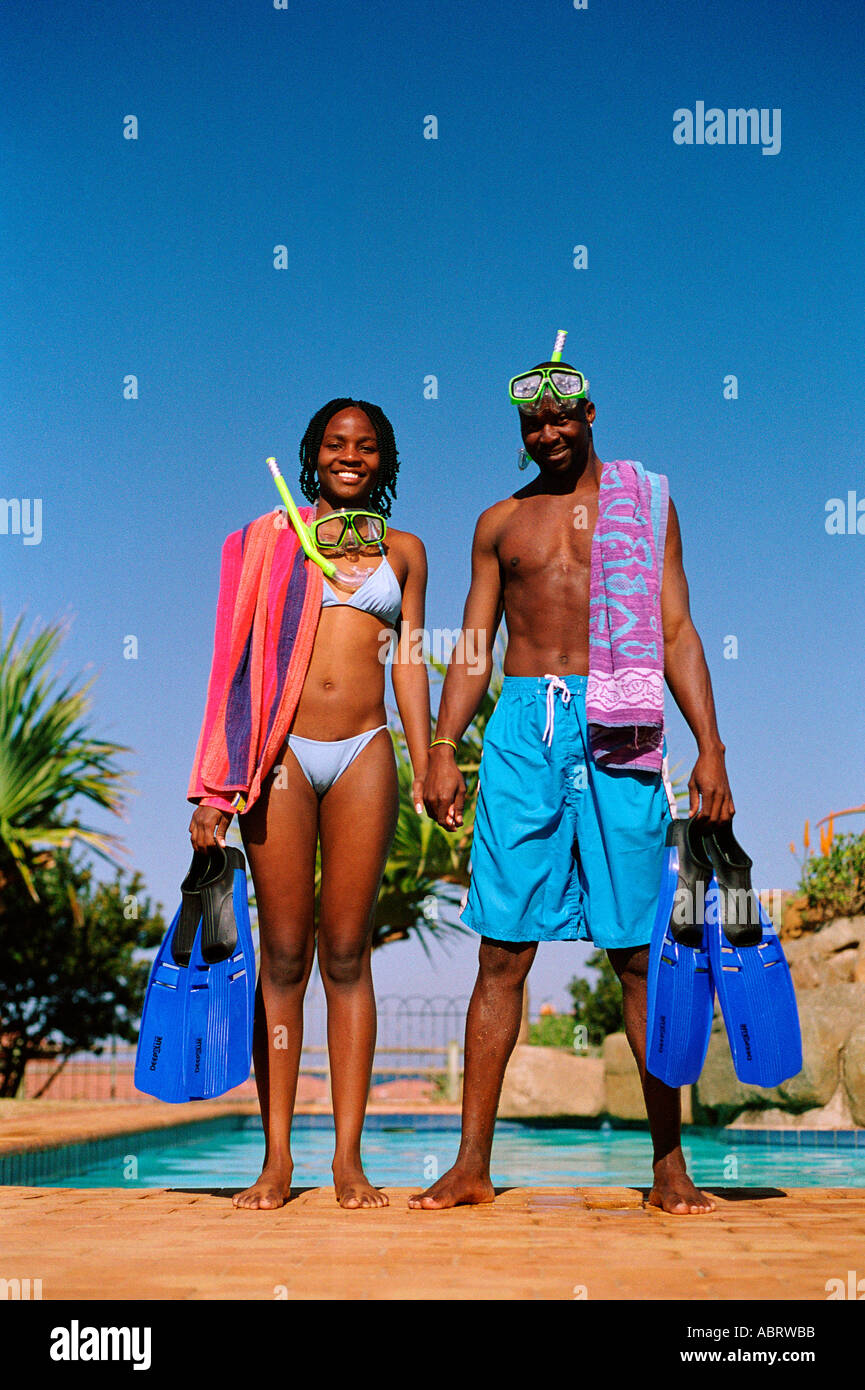 Matura in piedi alla piscina Kwa Zulu Natal Sud Africa Foto Stock