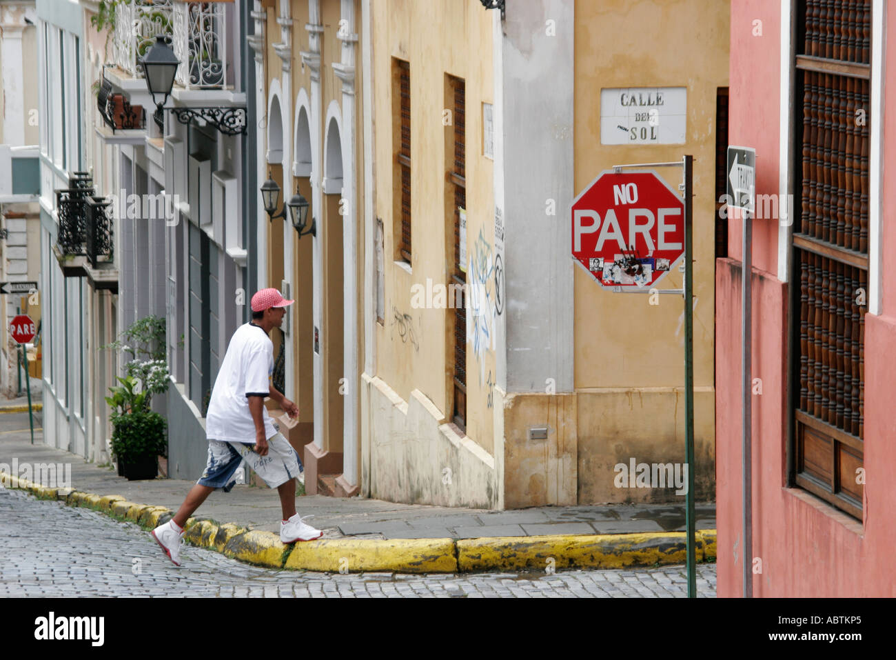 Portorico,Rican,Isola dei Caraibi,Antille grandi Vecchia San Juan,capitale,Calle del Sol,architettura,architettura,collina ripida,latino ispanico Foto Stock