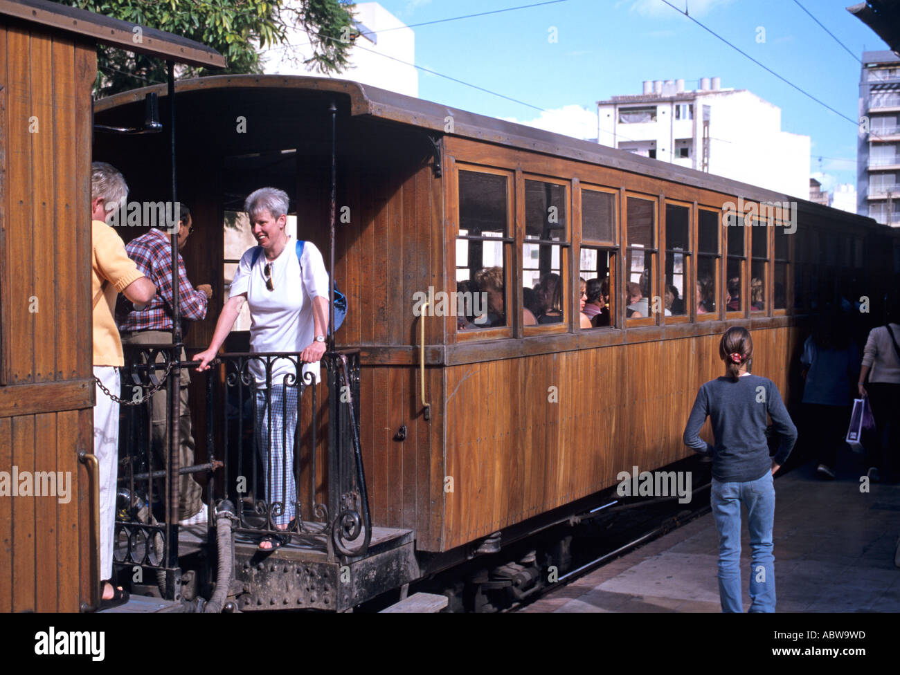 Spagna Balearen Baleares Baleari Maiorca Palma de Mallorca treno per Soller Roter Blitz Ferrocarril tren Foto Stock