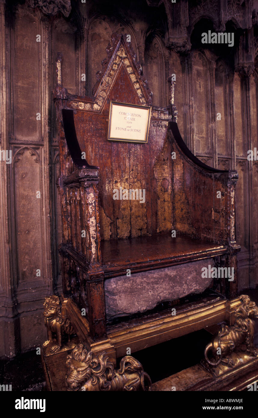 Incoronazione sedia e la pietra di Scone Abbazia di Westminster Londra Inghilterra REGNO UNITO Foto Stock