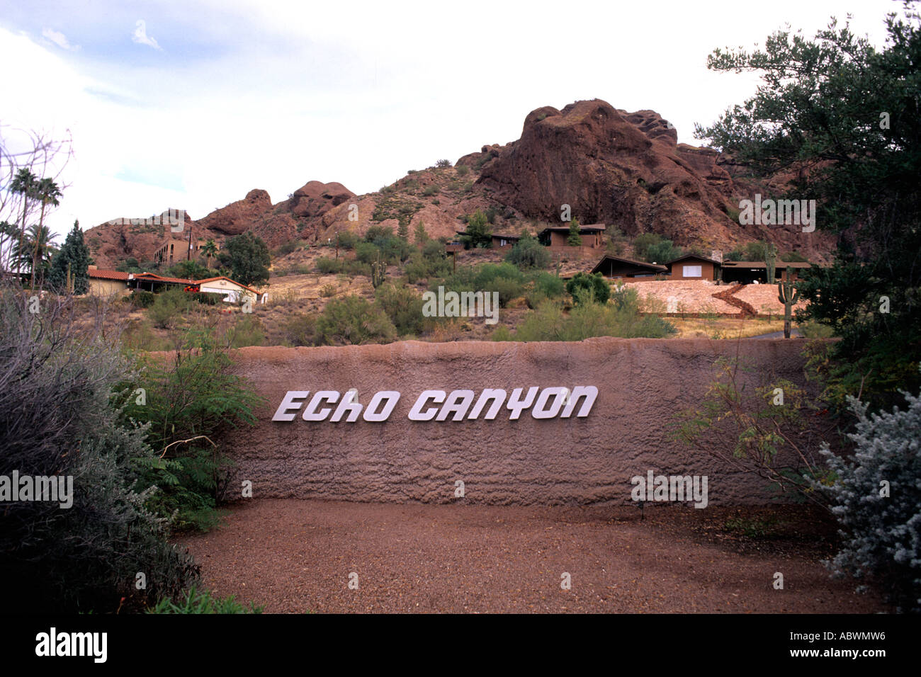 Echo Canyon con rocce rosse Case esclusive in Phoenix Arizona USA Foto Stock