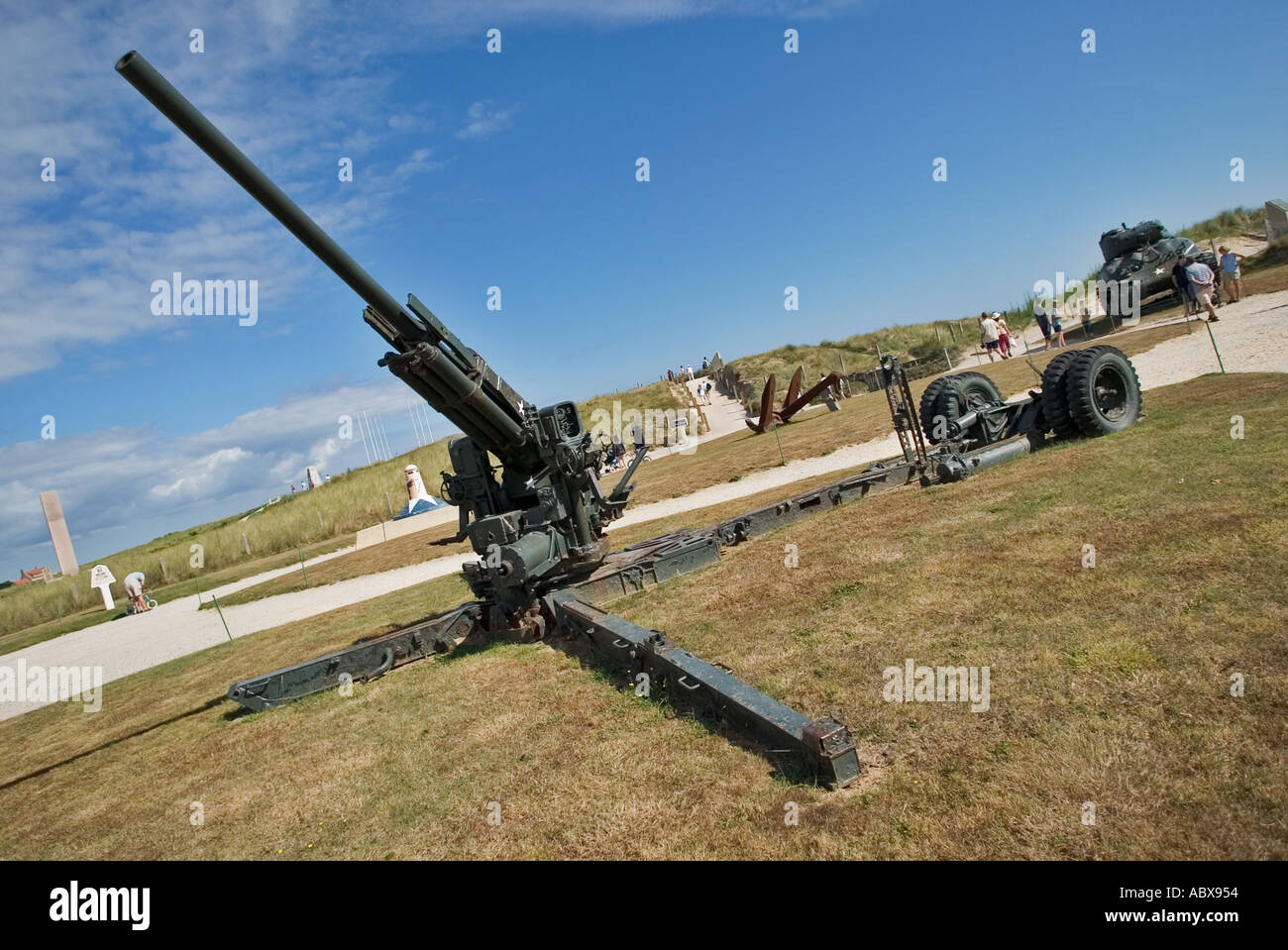 Campo di pistola al di fuori del D-Day Museum a Utah Beach, Normandia, Francia Foto Stock