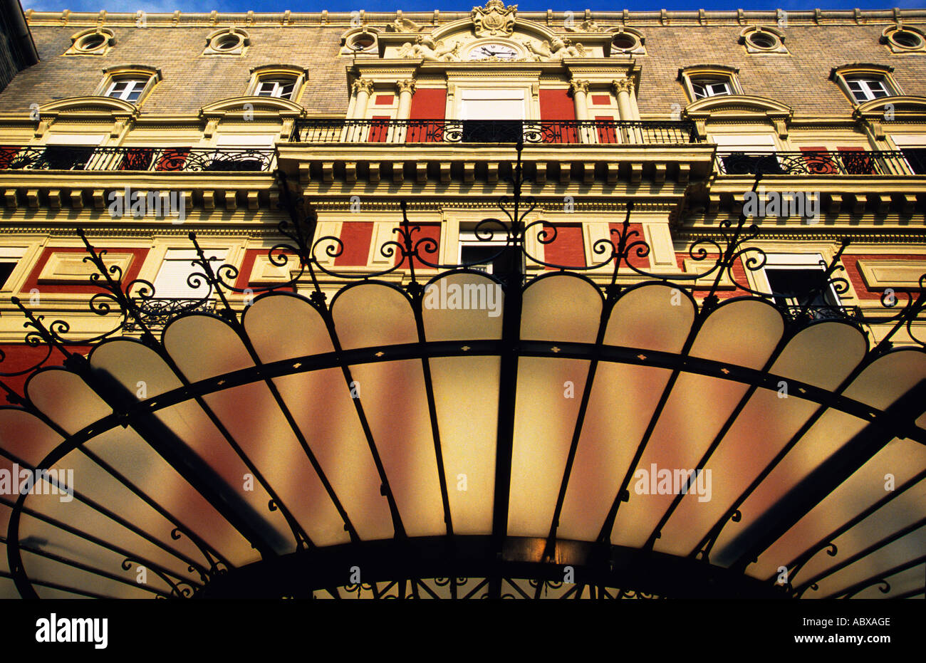 Francia, Biarritz ingresso vetro marquee al Palace Hote (Hotel du Palais) l.. Belle Epoque, architettura in stile Beaux-Arts. Foto Stock