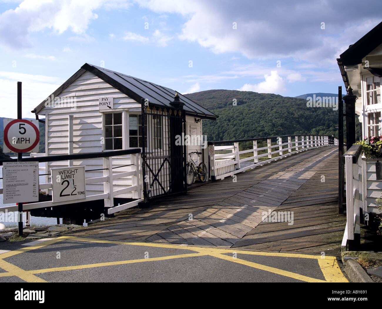 PENMAENPOOL GWYNEDD North Wales UK Settembre in legno ponte a pedaggio su Afon Mawddach Foto Stock