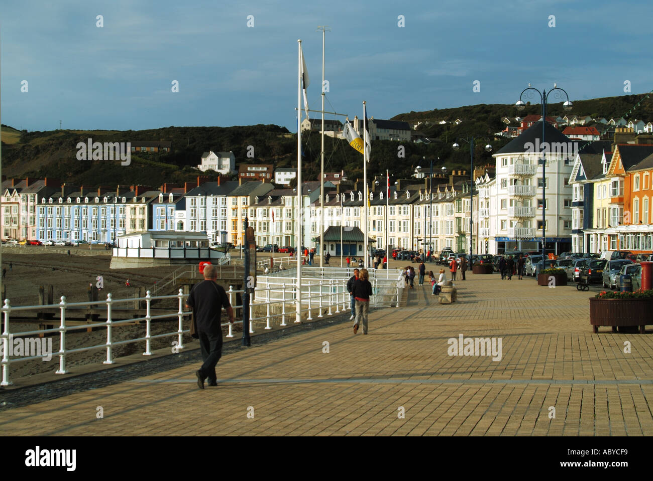 Aberystwyth passeggiata lungomare con alberghi e pensioni Foto Stock Aberystwyth passeggiata lungomare con alberghi e pensioni Foto Stock