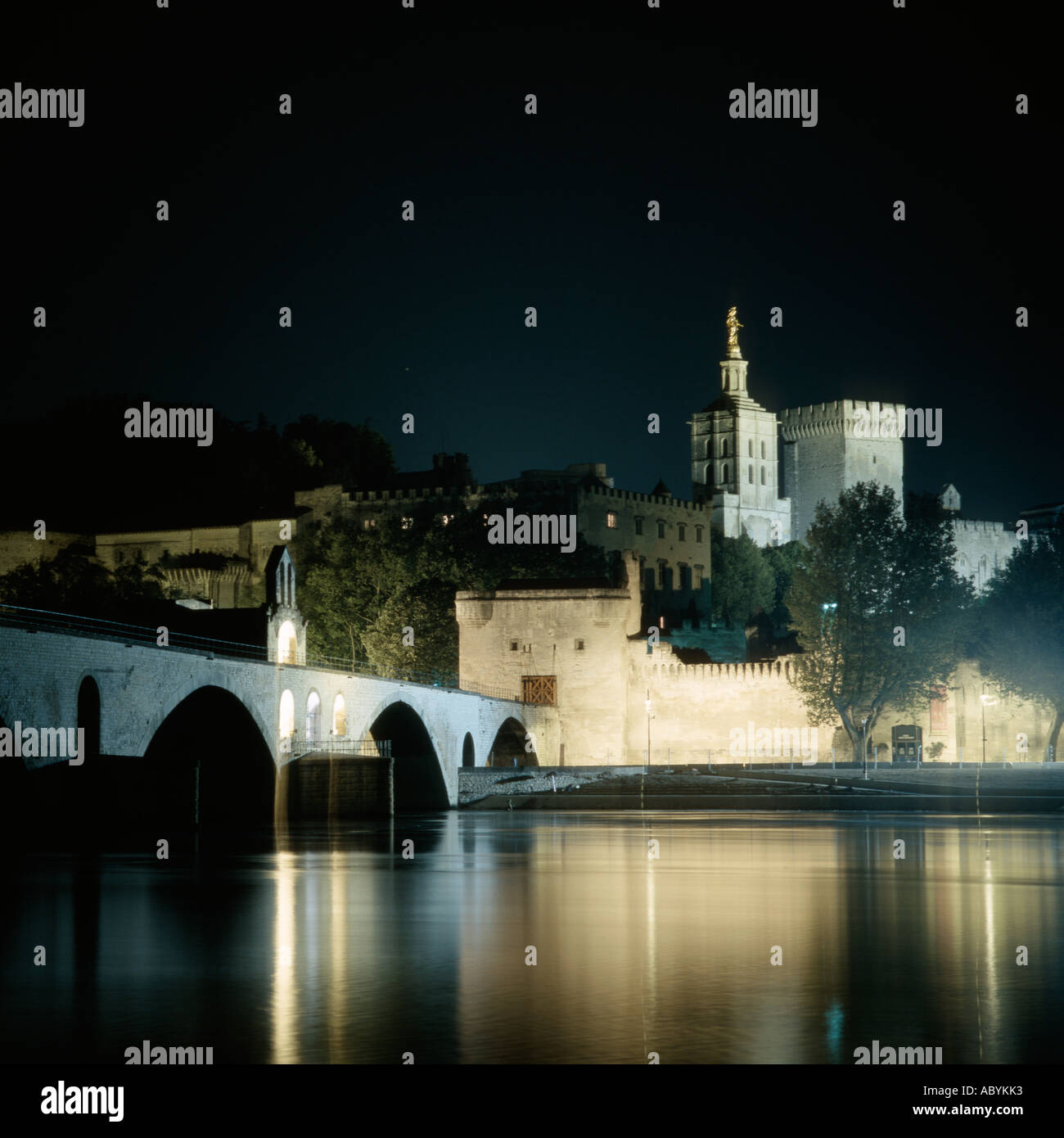 Palais des Papes Pont St Benezet Avignon Vaucluse Provence Alpes Cote d Azur Francia Foto Stock