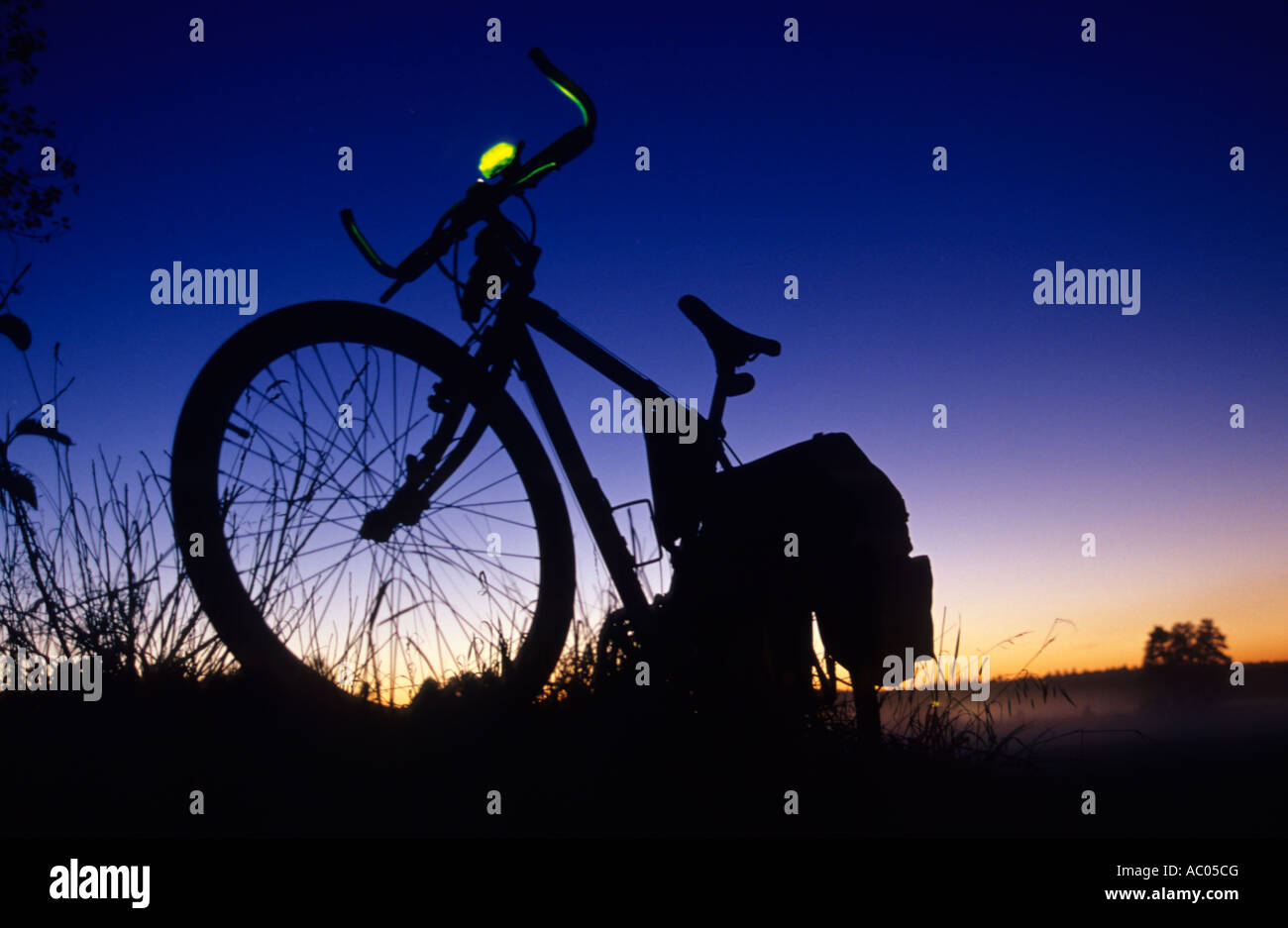 In bici nella notte Foto Stock