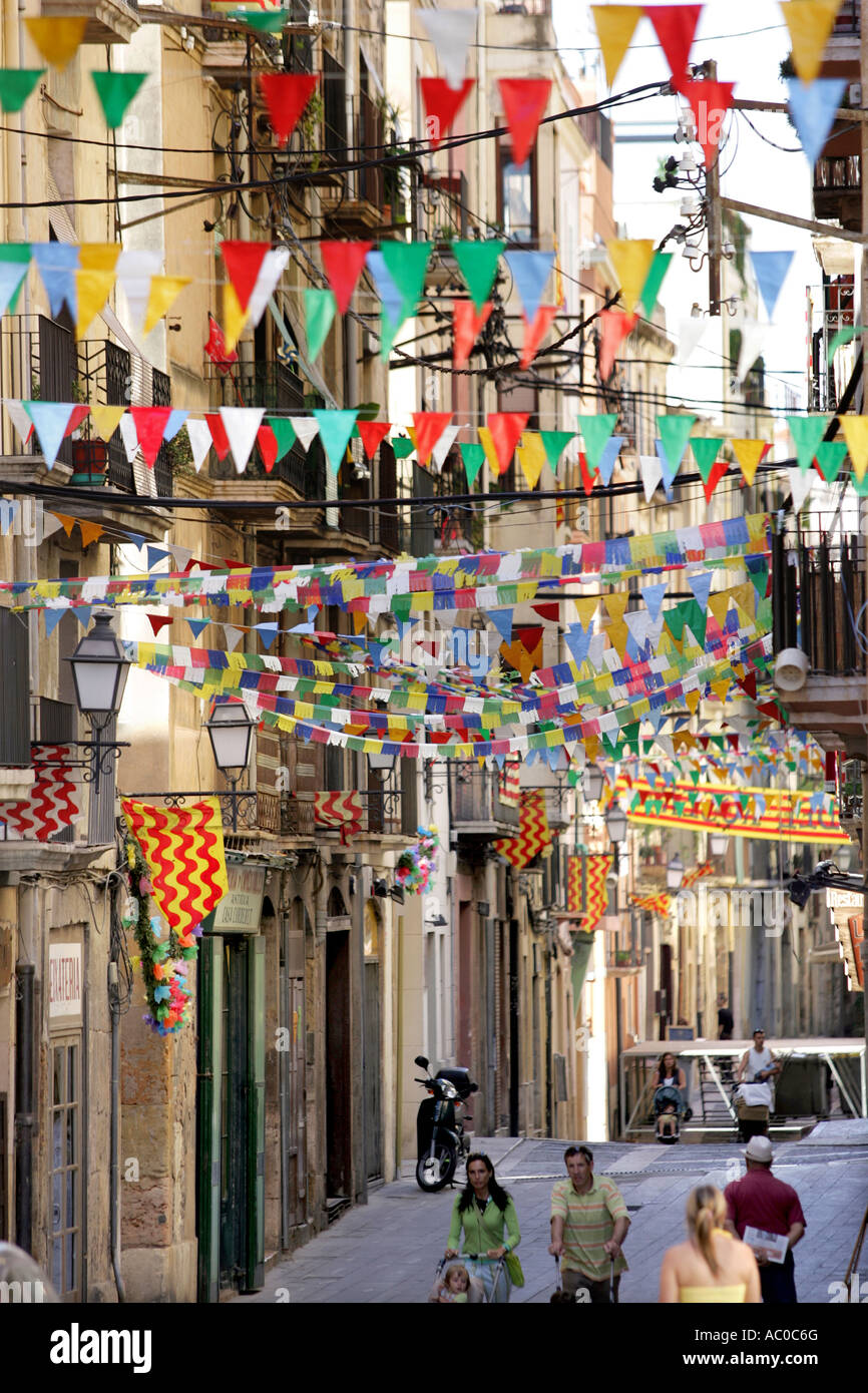 Le bandiere che rappresenta la Santa Tecla festival le strade di Tarragona, Costa Dorada, Catalogna, Spagna Foto Stock
