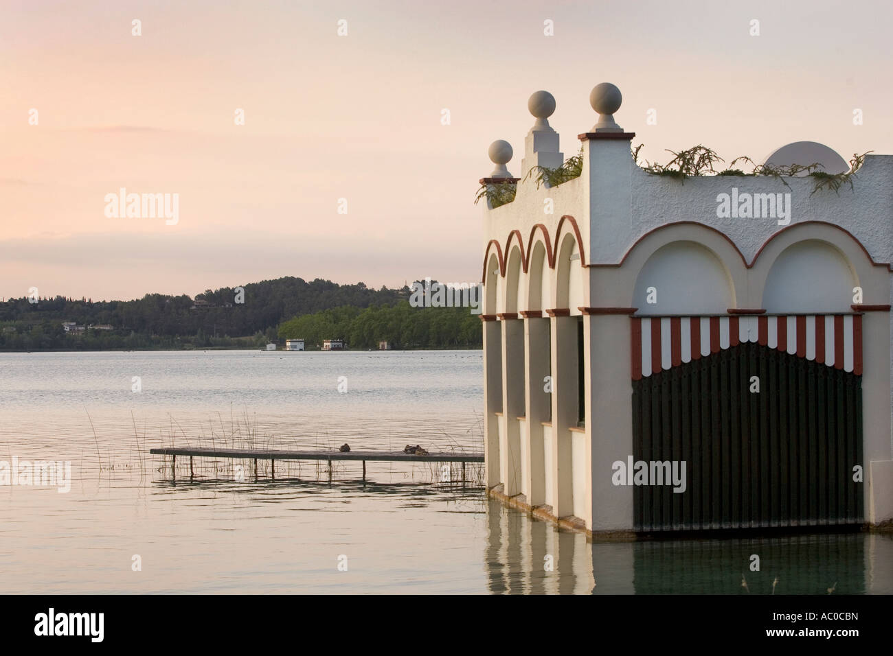 Il lago di Banyoles, provincia di Girona, in Catalogna, Spagna Foto Stock