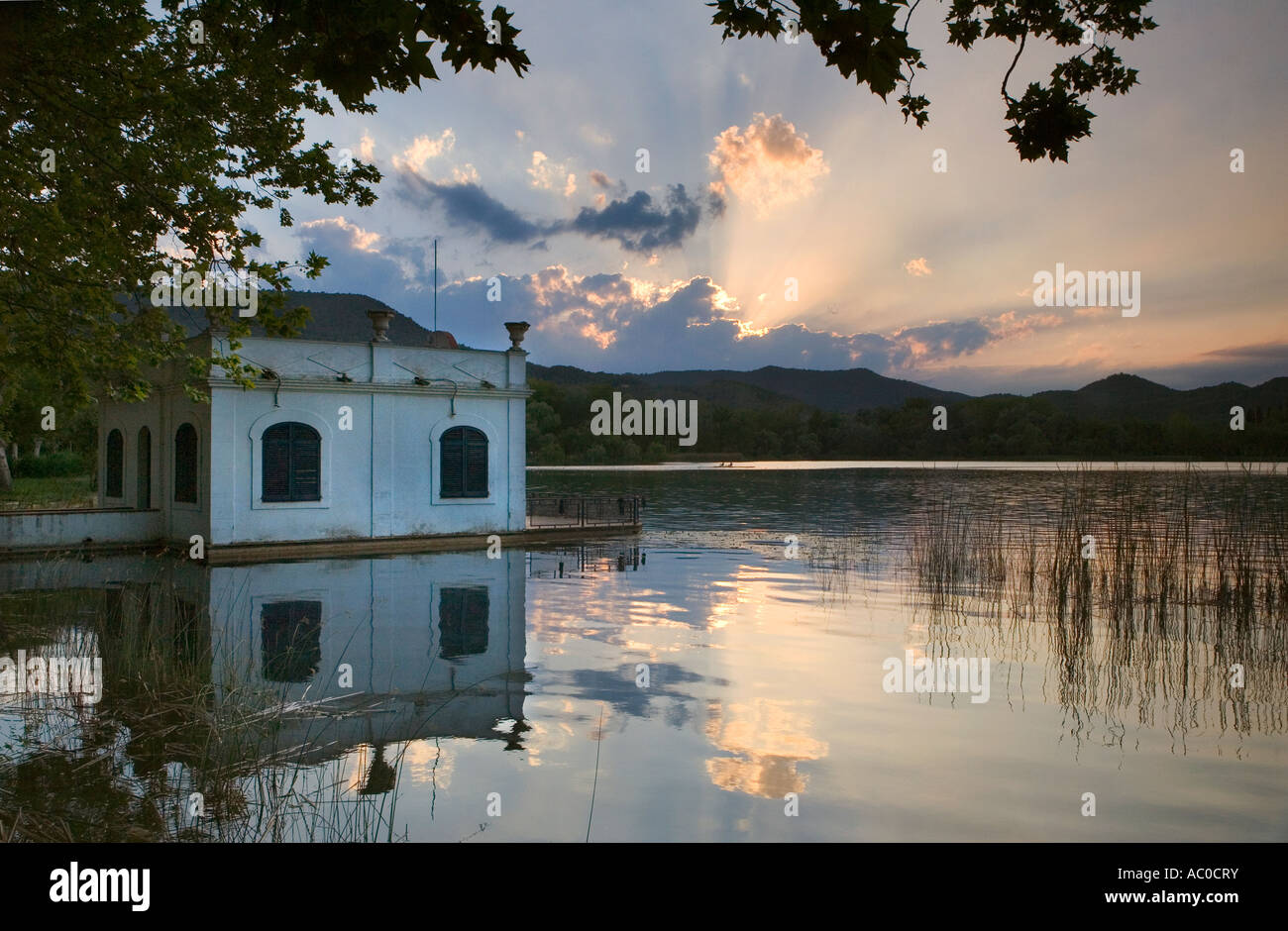 Il lago di Banyoles, provincia di Girona, in Catalogna, Spagna Foto Stock