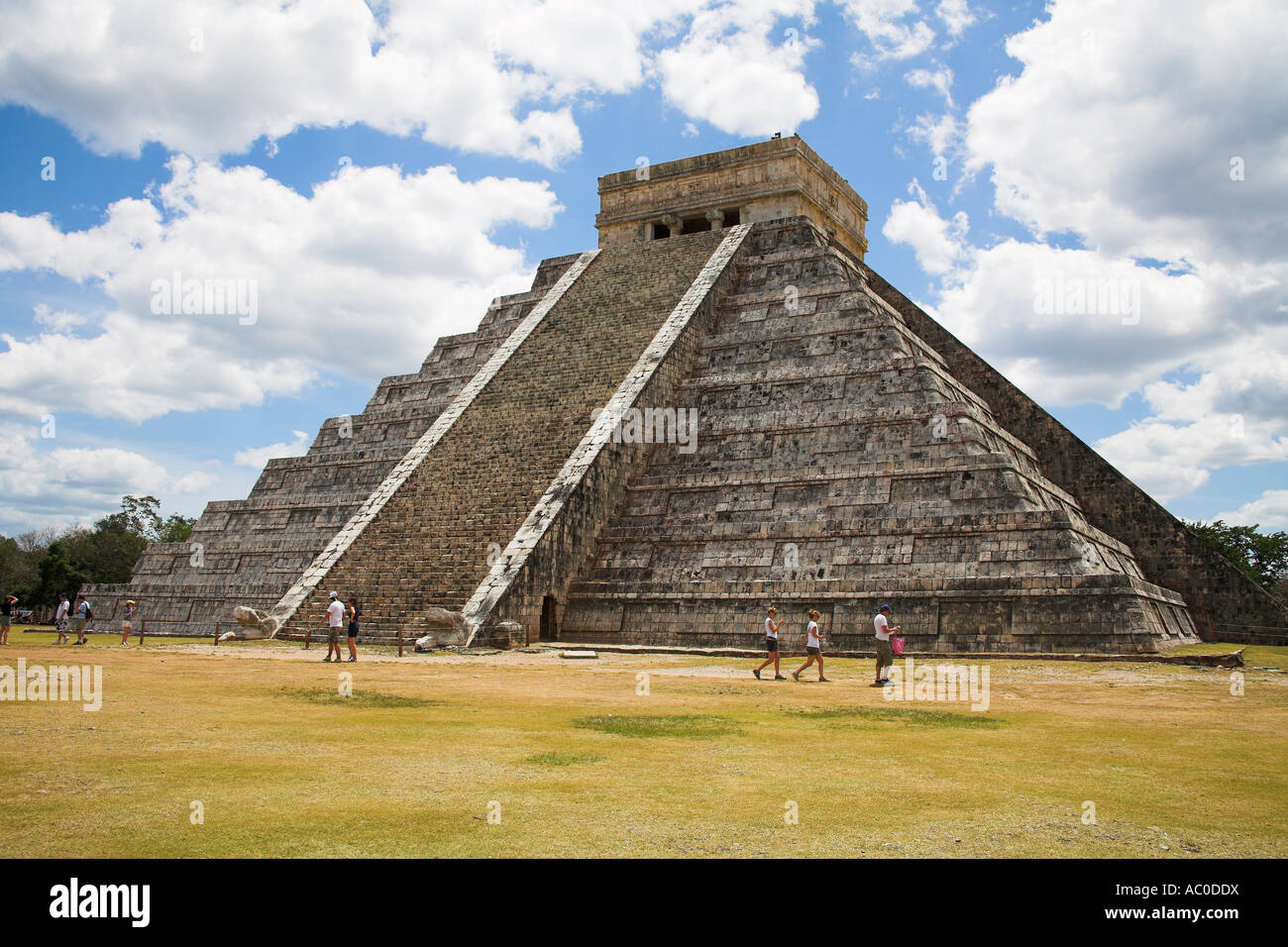El Castillo, Piramide di Kukulkan, Chichen Itza sito archeologico, Chichen Itza, stato dello Yucatan, Messico Foto Stock