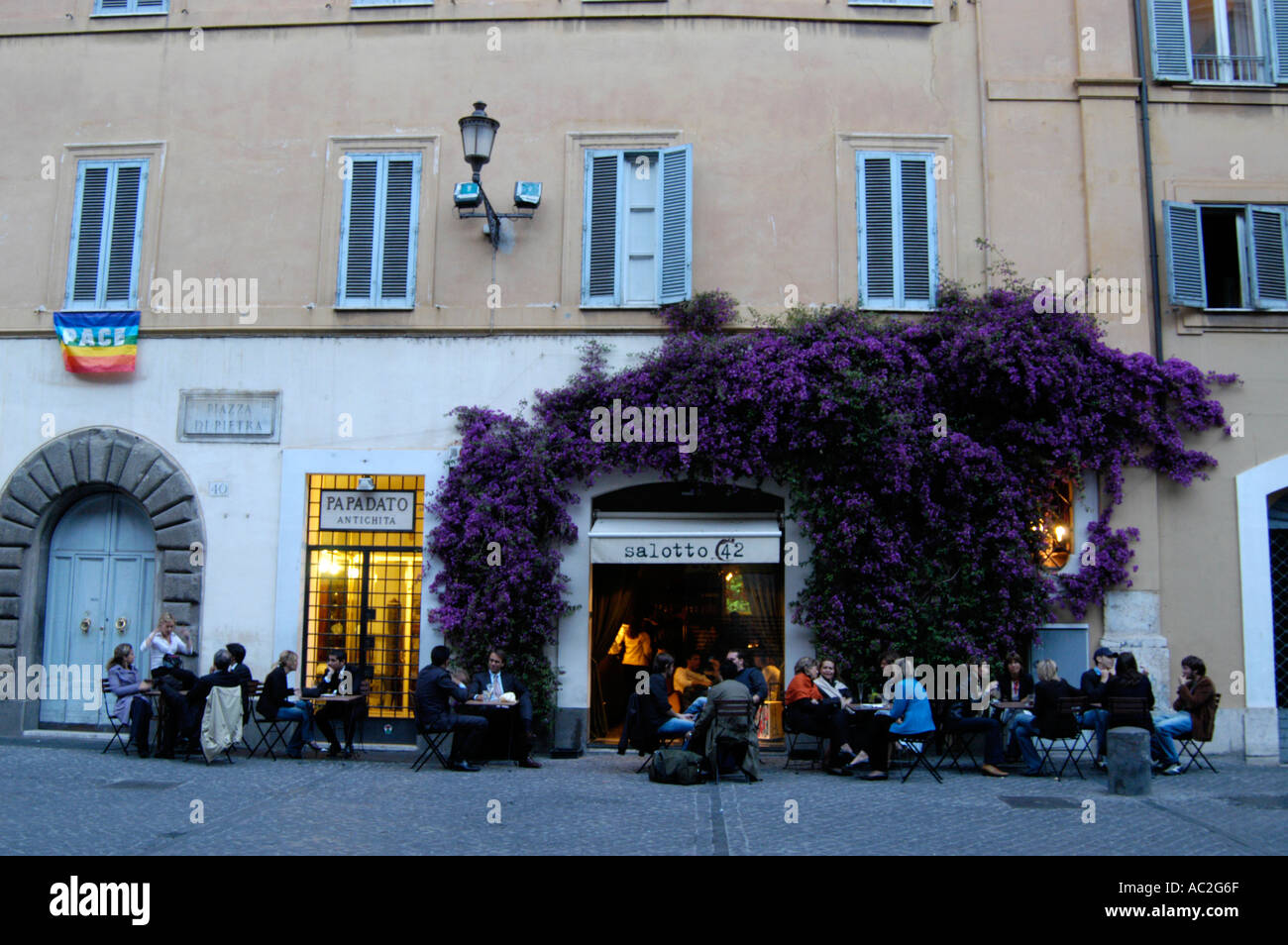 Salotto 42 bar e ristorante nel centro della città, Roma Italia Foto Stock