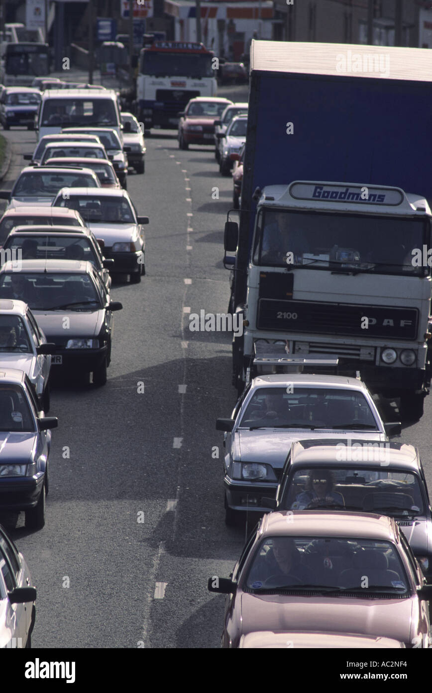 Rushour ingorghi di traffico nella città di Leeds Yorkshire Regno Unito Foto Stock