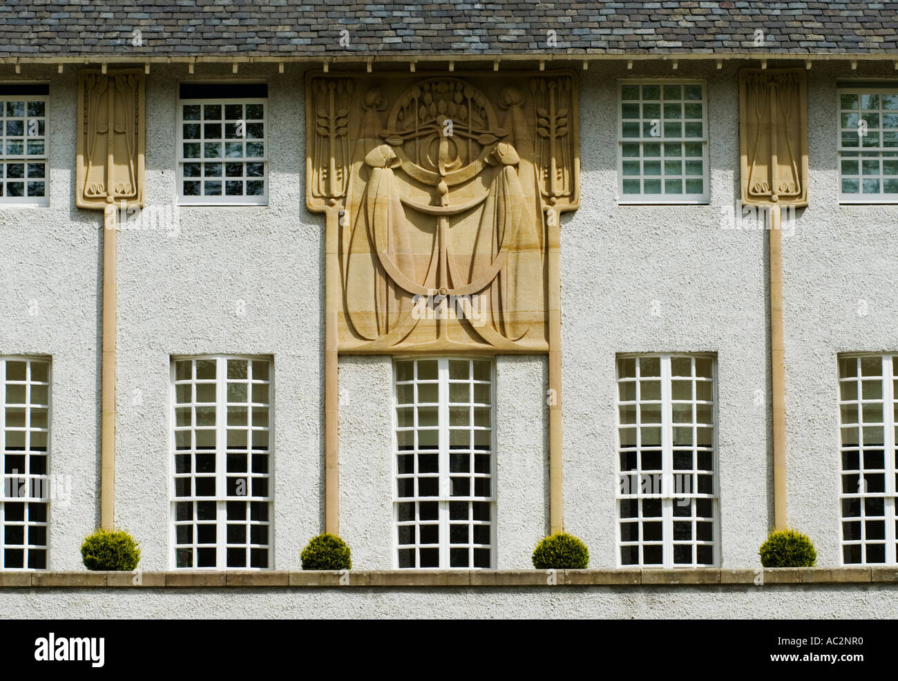Dettaglio della parte esterna della casa per un amante dell'arte progettato dall architetto Charles Rennie Mackintosh a Glasgow Foto Stock
