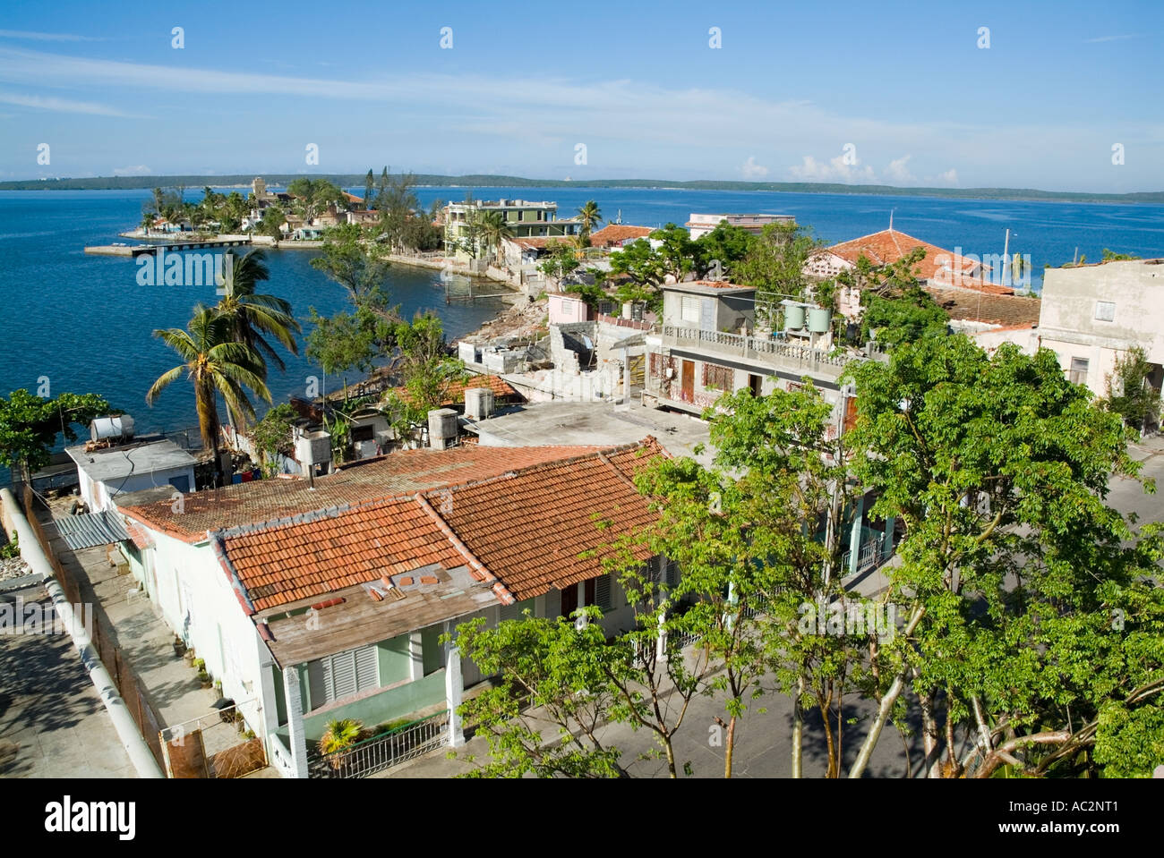 Cienfuegos Bay - visto dal Palacio del Valle sulla Punta Gorda, Cienfuegos, Cuba. Foto Stock