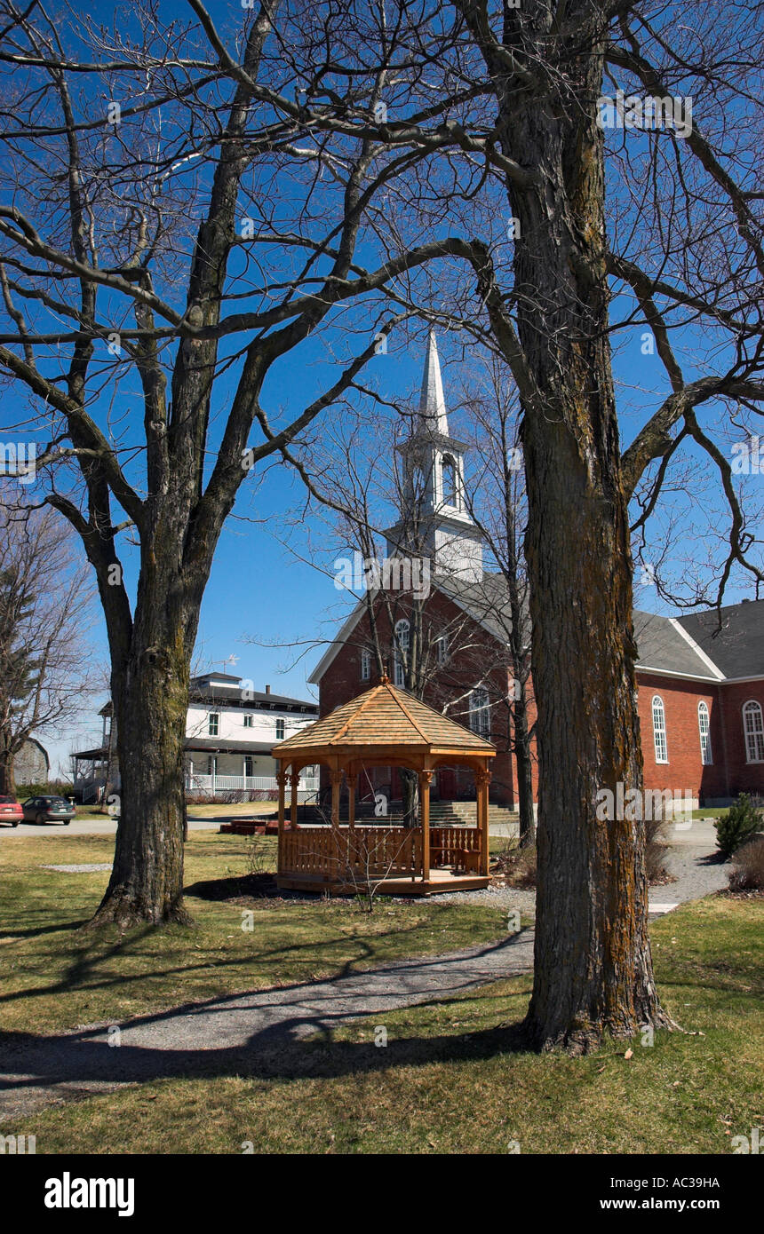 La chiesa in un affascinante villaggio di Saint Camille in Eastern Townships in Quebec Foto Stock