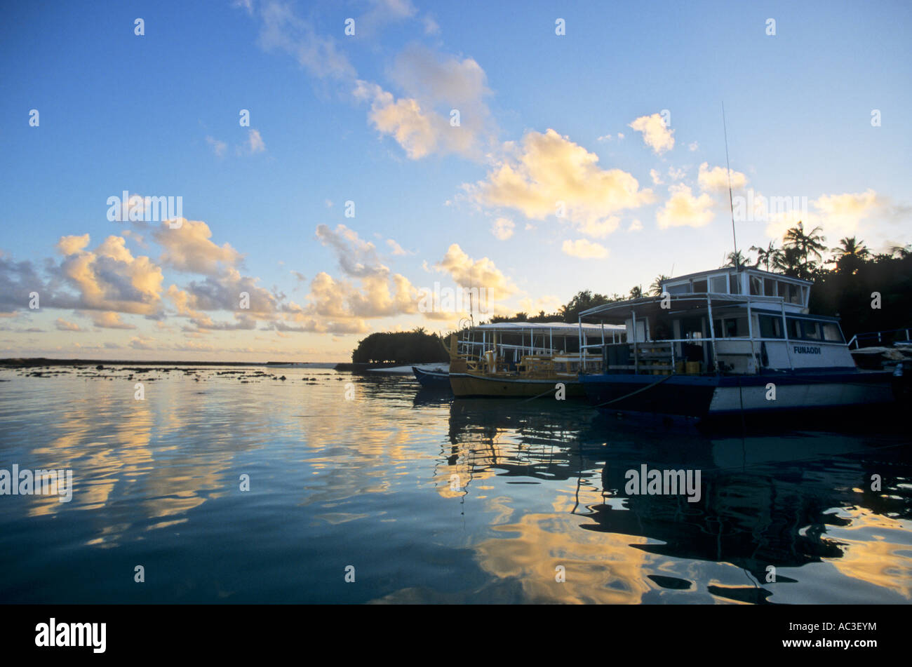 Kuramathi Island Waterfront, Maldive MV Foto Stock