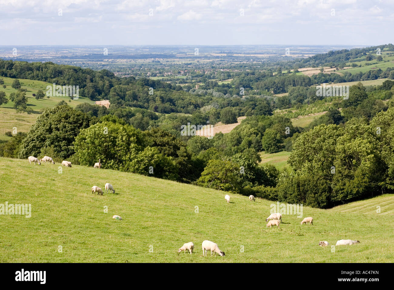 Il rotolamento Cotswold paesaggio guardando a nord a Broadway dal Snowshill Gloucestershire Foto Stock