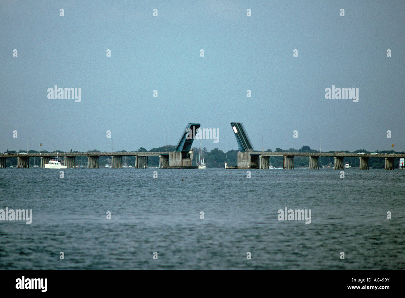 John Ringling Causeway sollevato ponte levatoio in Sarasota Florida Foto Stock