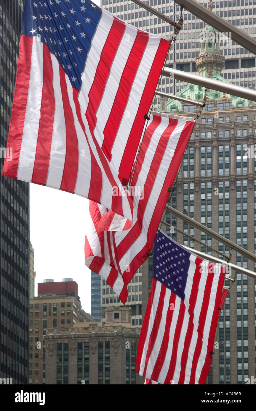 US Flags e grattacieli, New York Foto Stock