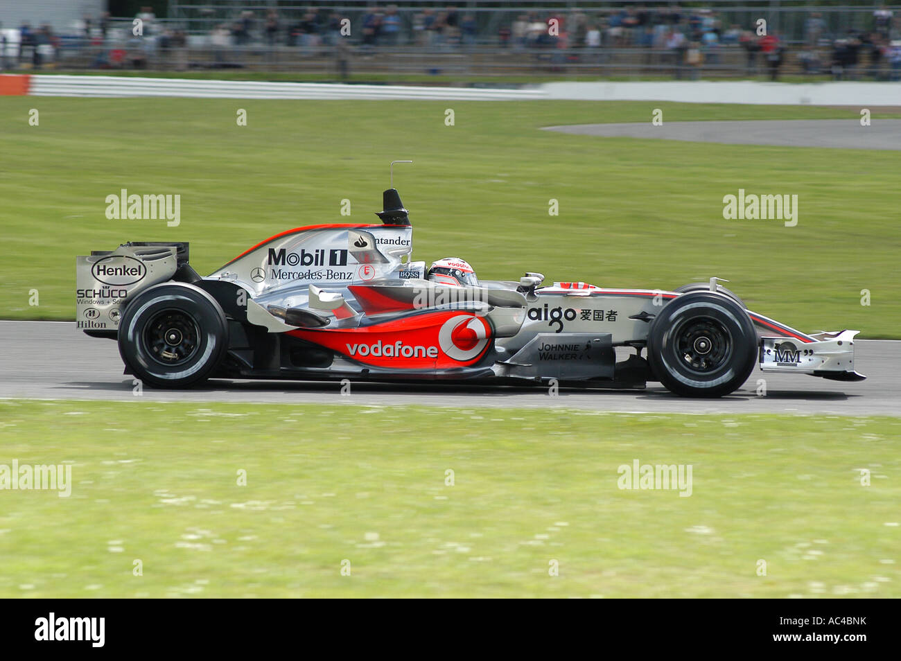 Fernando Alonso (ESP) durante un test di Formula Uno 2007 Foto Stock