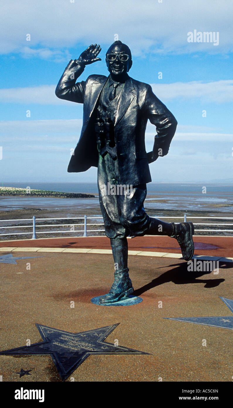 Eric Morecambe statua, Morecambe Promenade, Lancashire, Regno Unito Foto Stock
