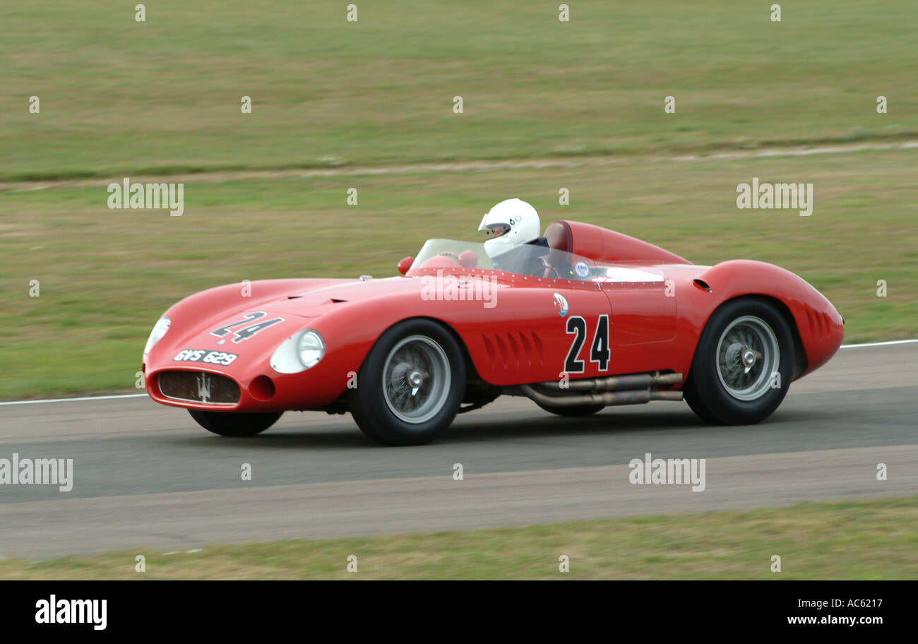 Maserati 300S Auto sportiva a Goodwood Motor Racing Meeting 2003 West Sussex England Regno Unito Regno Unito Foto Stock