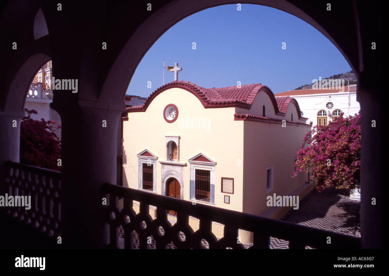 Grecia isole Dodecanesi Symi Vista del XVIII secolo in stile bizantino monastero di Panormitis o l'Arcangelo Michele Foto Stock