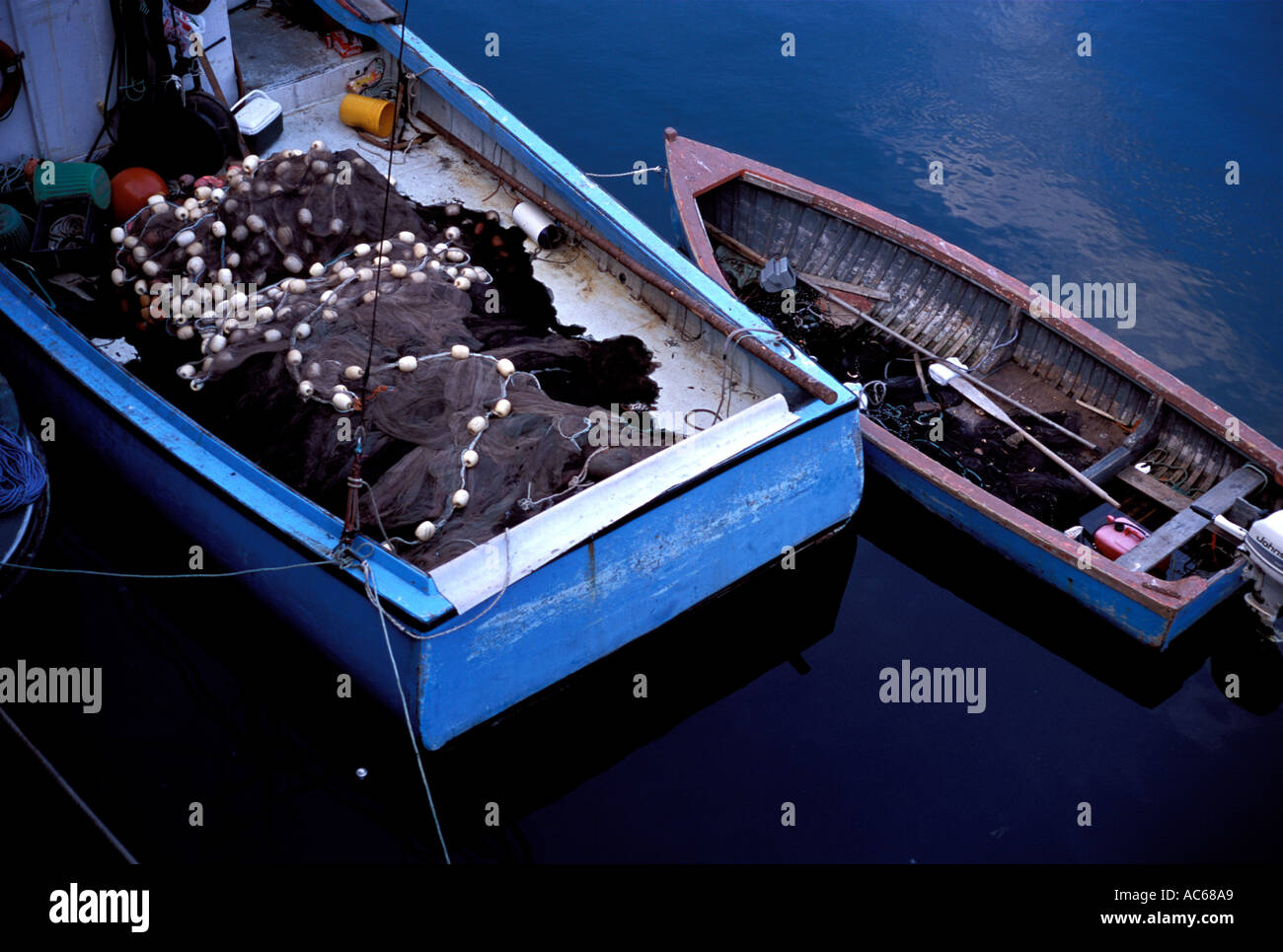 Lobster Boat riempito con ciancioli pelagici ingranaggio per la pesca delle aringhe sulla Grand Manan Island Foto Stock