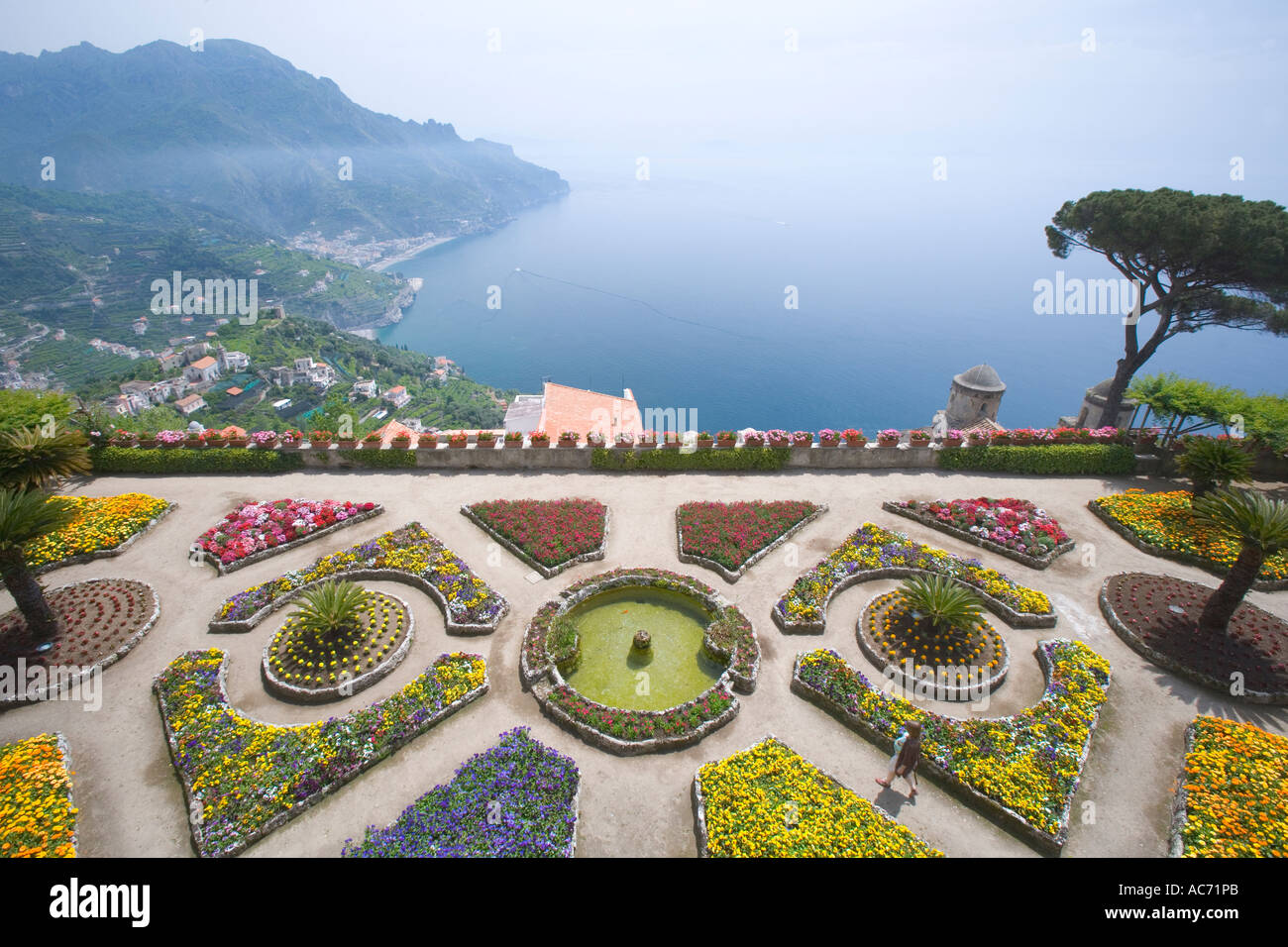 I giardini di Villa Rufolo a Ravello sulla costiera amalfitana italia Foto Stock
