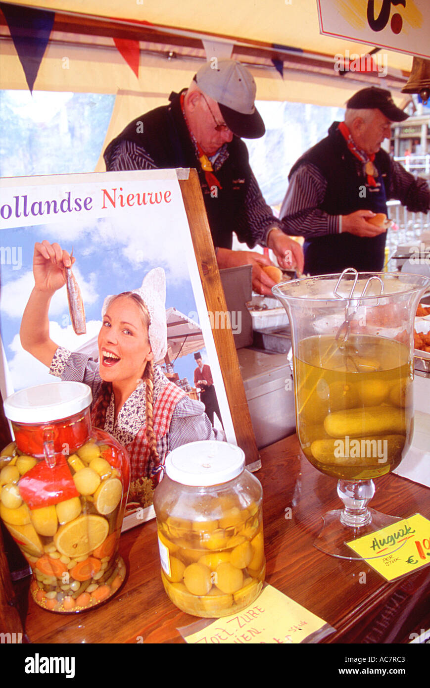 Hareng tradizionale venditore Foto Stock