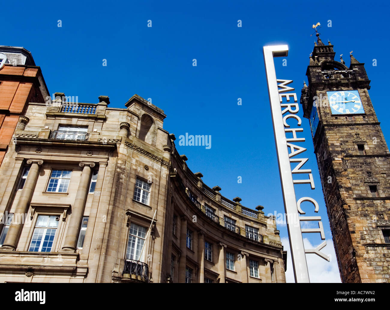 Dettaglio del casello storica torre dell orologio in Trongate nel quartiere di Merchant City Glasgow Scozia Scotland Foto Stock