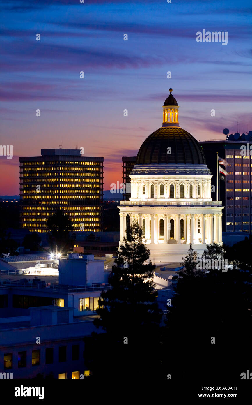 La California State Capitol Building di notte. Foto Stock