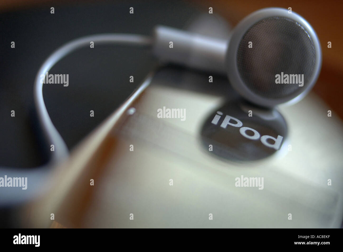 Il retro di un Apple iPod nano mostra il logo Apple. Foto Stock