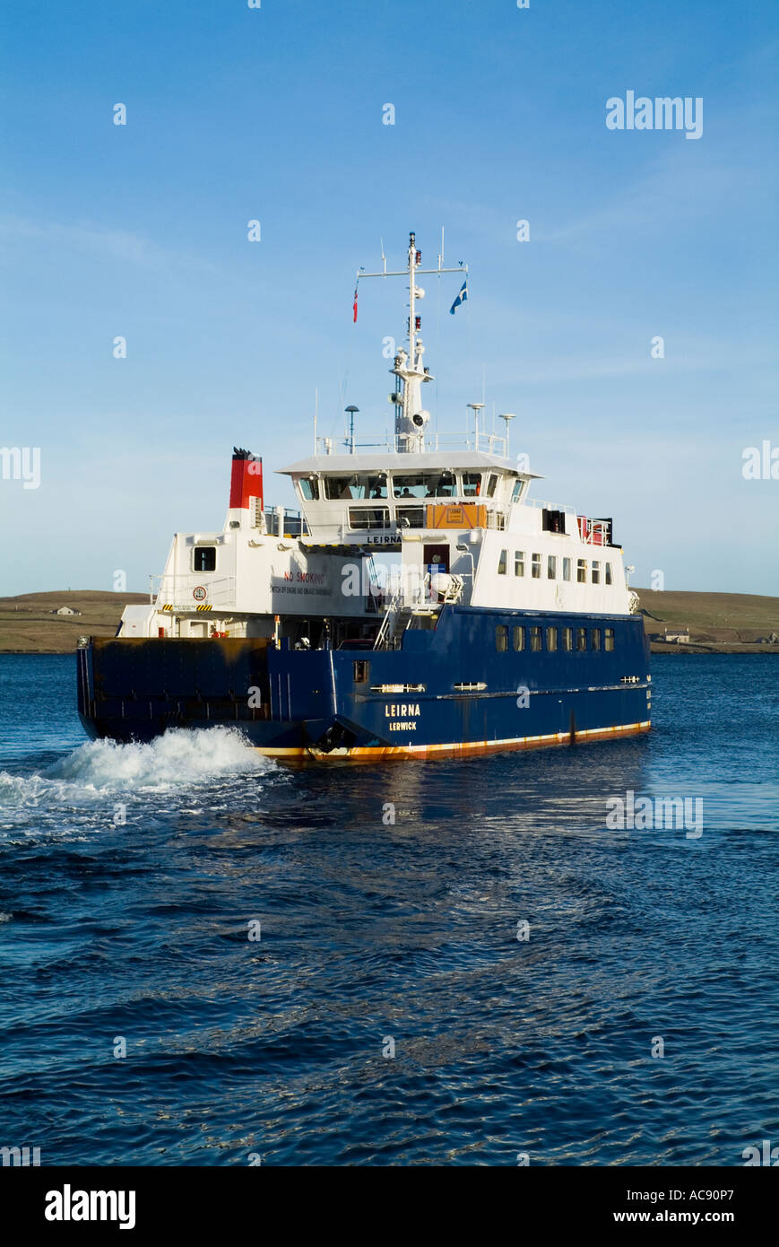 Dh Lerwick Harbour LERWICK SHETLAND Leirna Lerwick al traghetto Bressay uscire Lerwick Foto Stock