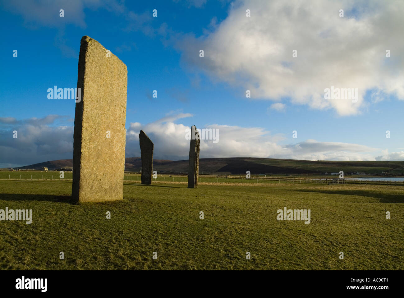 Dh Stenness pietre permanente di STENNESS Isole Orcadi Neolitiche pietre permanente henge età del bronzo gran bretagna sito patrimonio mondiale Foto Stock