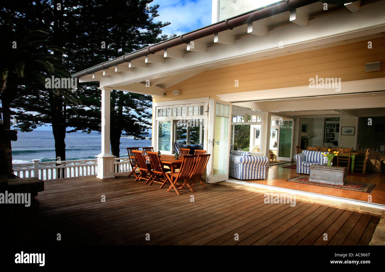 Un Luxury Waterfront home su Sydney spiagge del nord Foto Stock