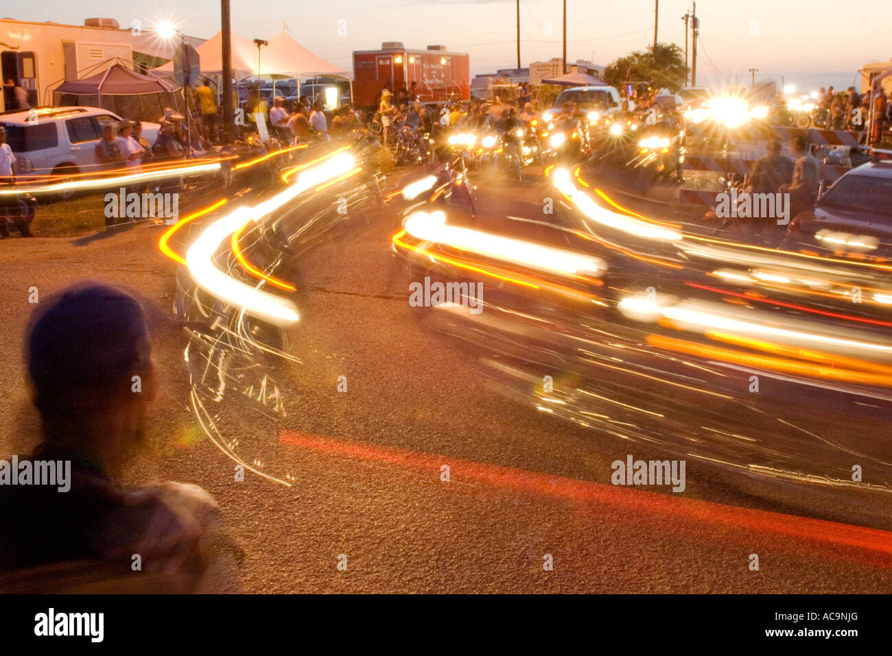 I flussi di traffico in corrispondenza della Repubblica del Texas Biker Rally di Austin, TX Foto Stock