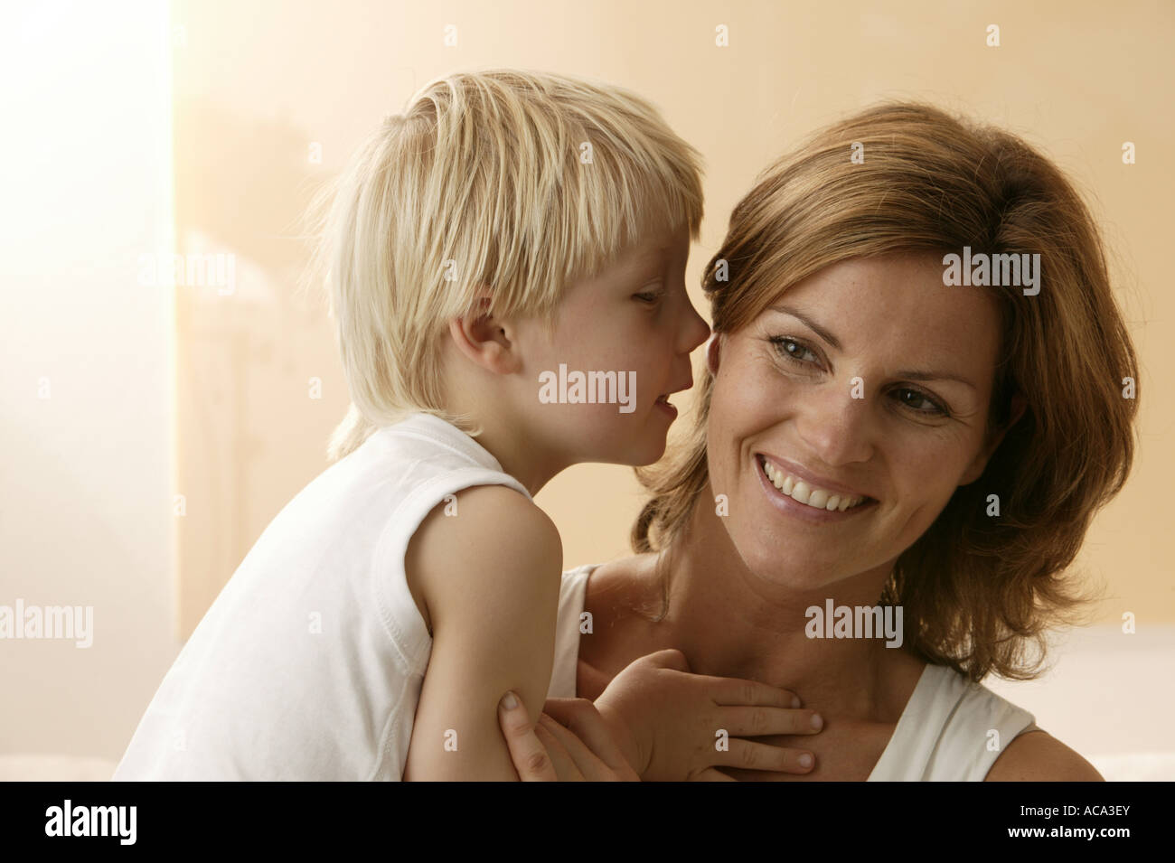 Mamma con il suo piccolo figlio Foto Stock